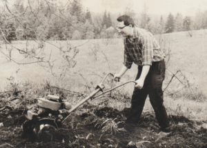 Bob Cottrill gardening