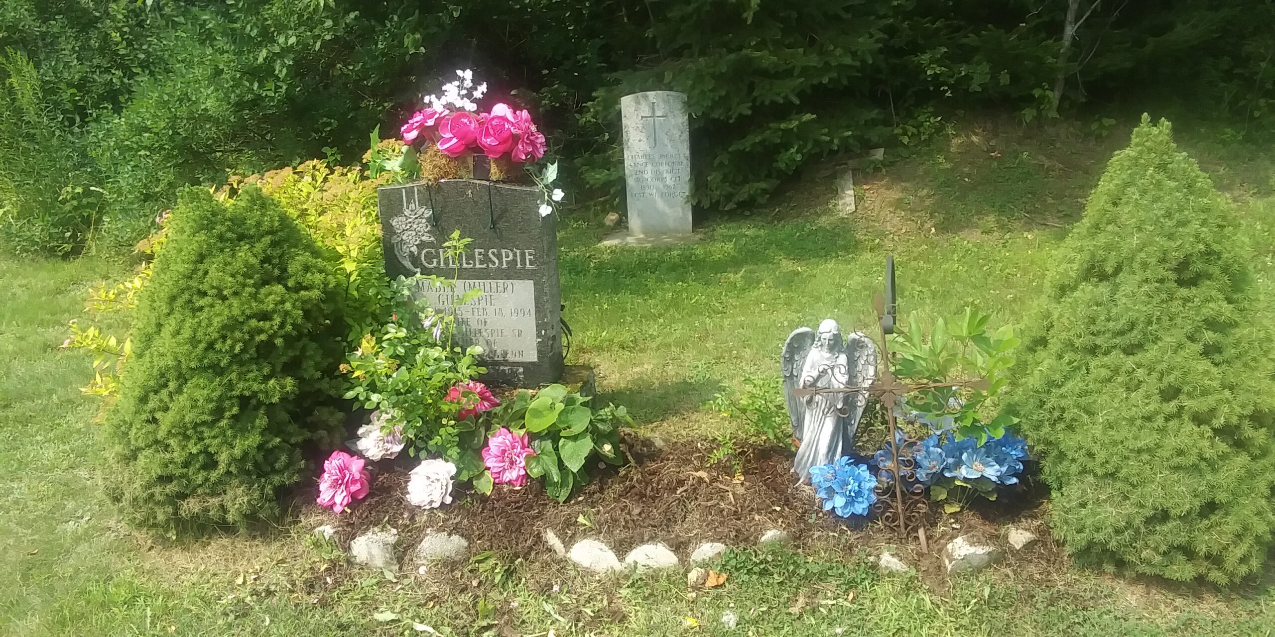 Moms grave Sept 2023